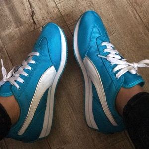 Puma Sneakers
